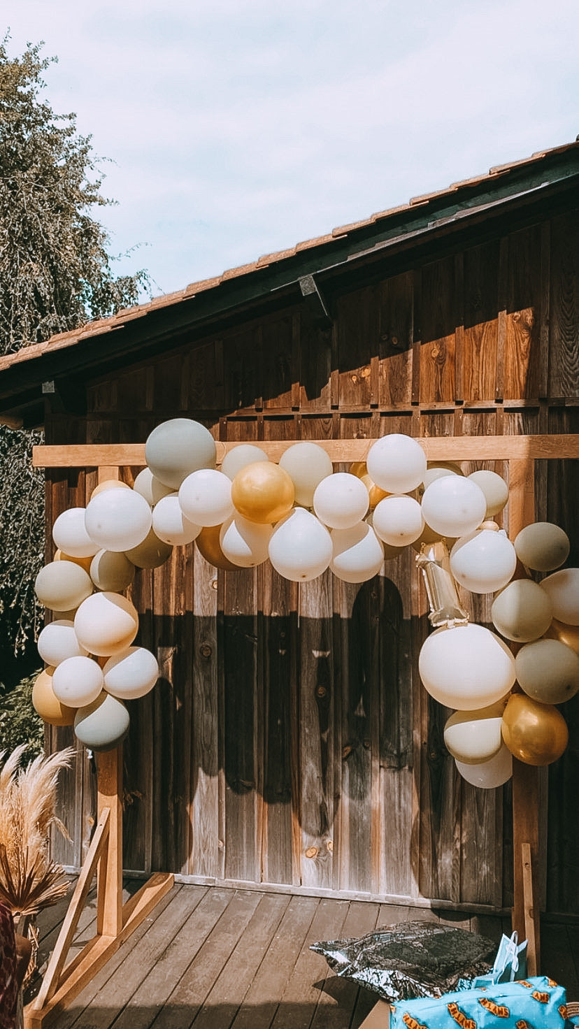 Arche en bois avec ballons